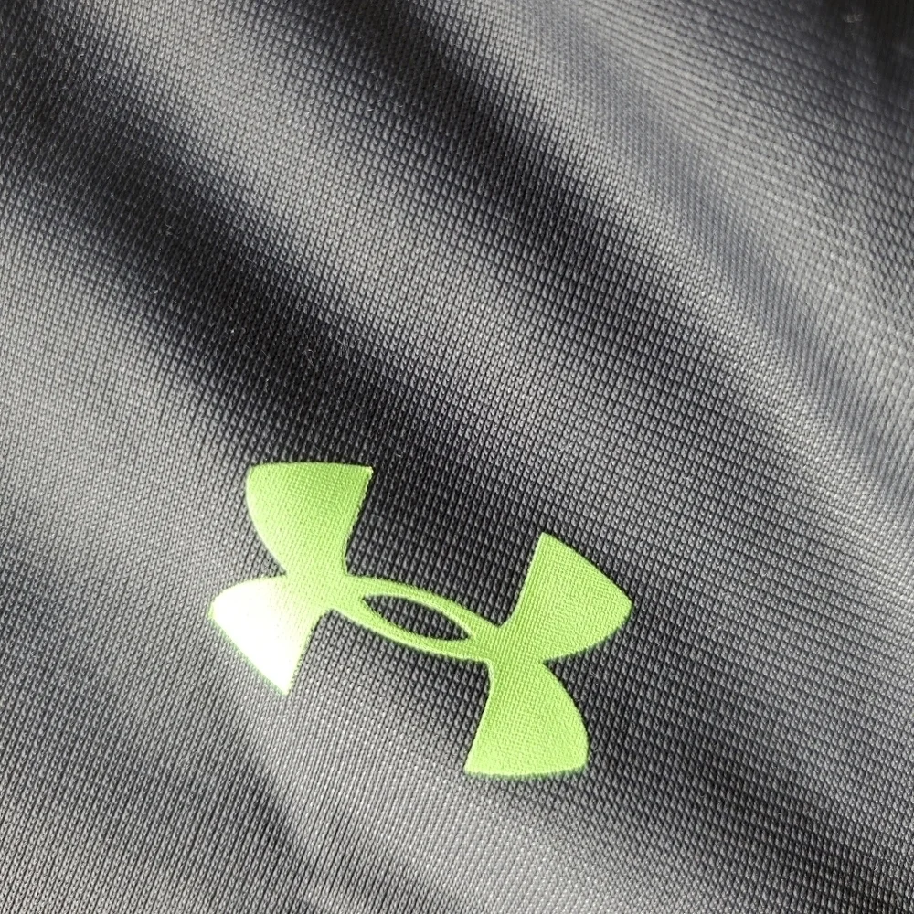 Under Armour Toddler Boy Lightweight Zip-Up Jacket Size 3T Black Gray EUC